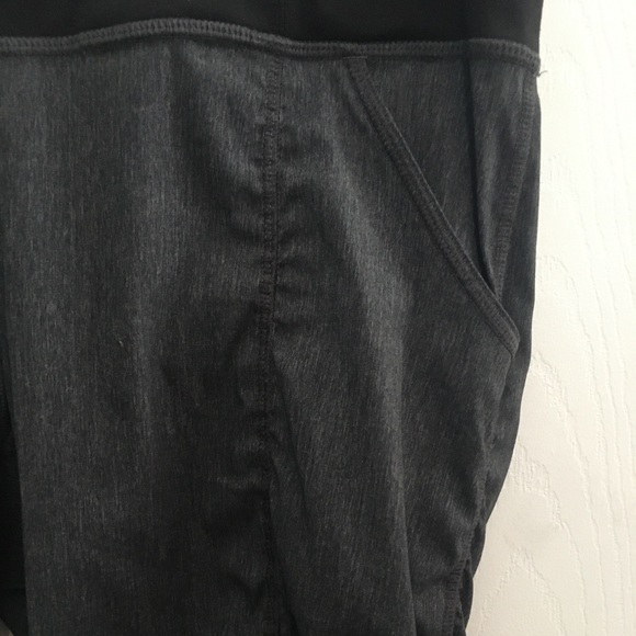 Lucy Capri Pants, Size Small - Picture 4 of 5